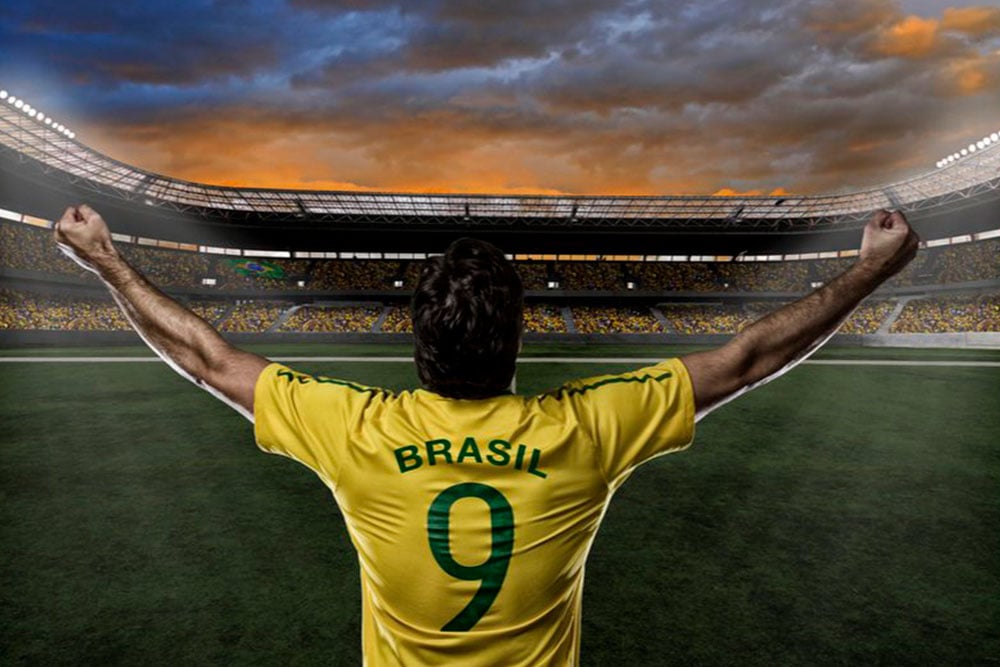 Homem com a camisa do Brasil Novibet