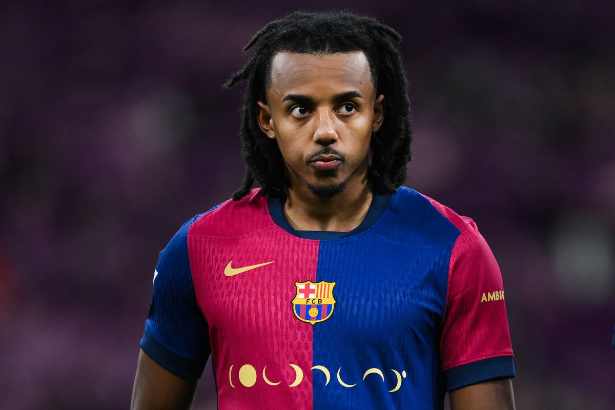 Jules Kounde playing for Barcelona