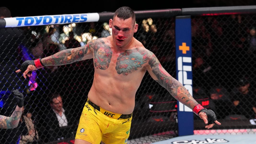 : Rodolfo Bellato comemora vitória no UFC