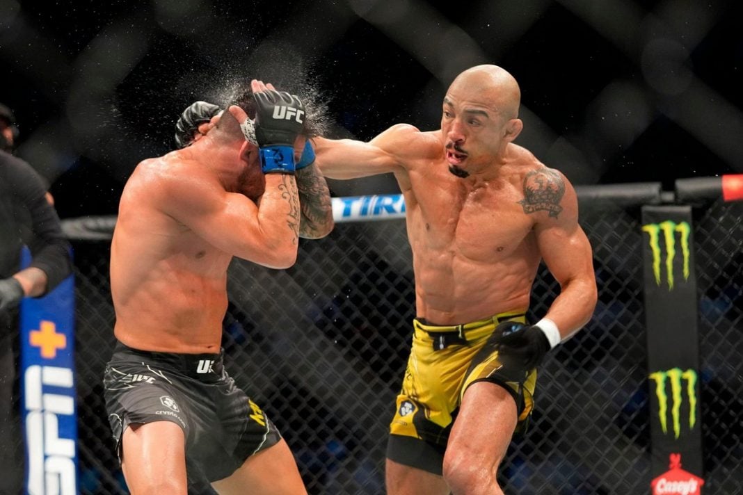 José Aldo desfere soco em adversário no UFC