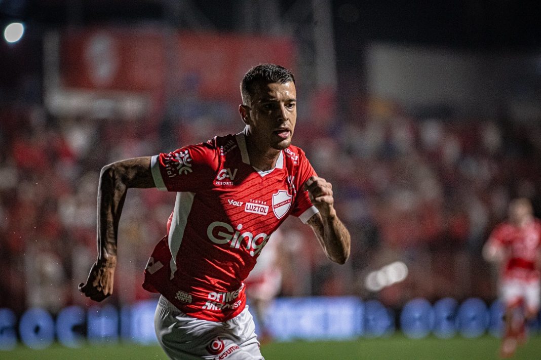 Vila Nova em campo na Série B (Créditos: Roberto Corrêa / Vila Nova F.C.)