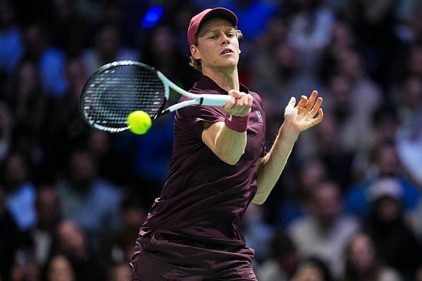 Jannik Sinner enfrenta Ben Shelton no ATP Finals 2025