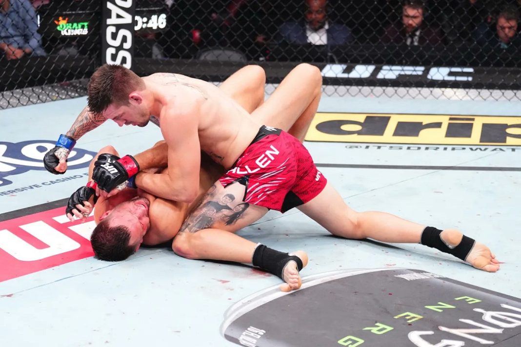 Brendan Allen domina adversário no chão do octógono