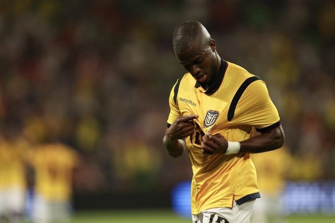 Enner Valência comemora gol pelo Equador