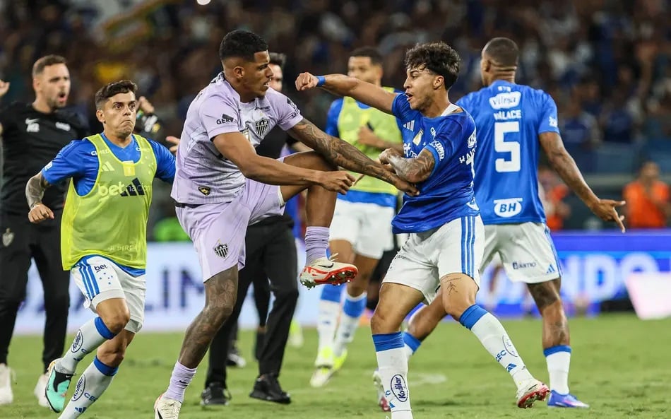 Briga generalizada em Clássico Mineiro