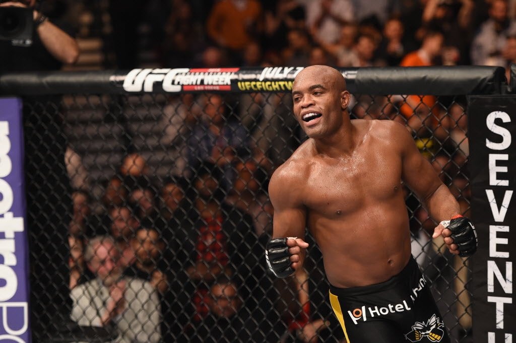 Anderson Silva desfere chute em oponente
