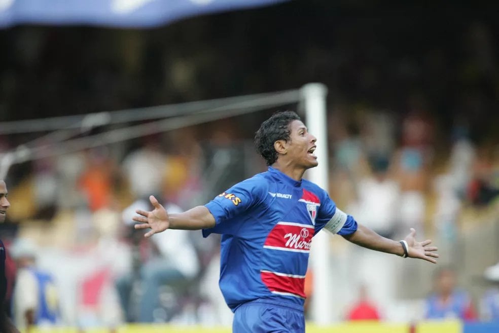 Erandir “Popó” comemora gol do Fortaleza