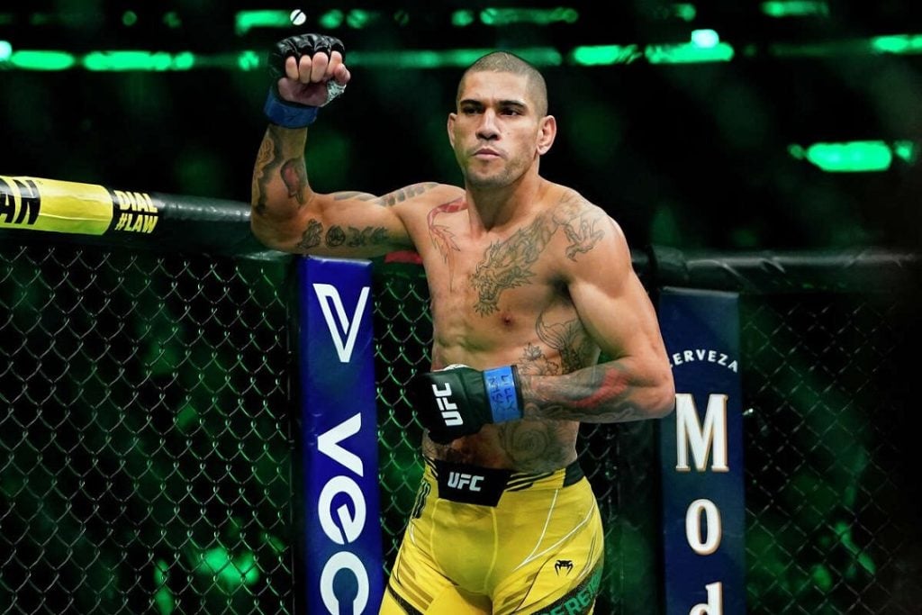 Poatan comemora vitória no octógono do UFC