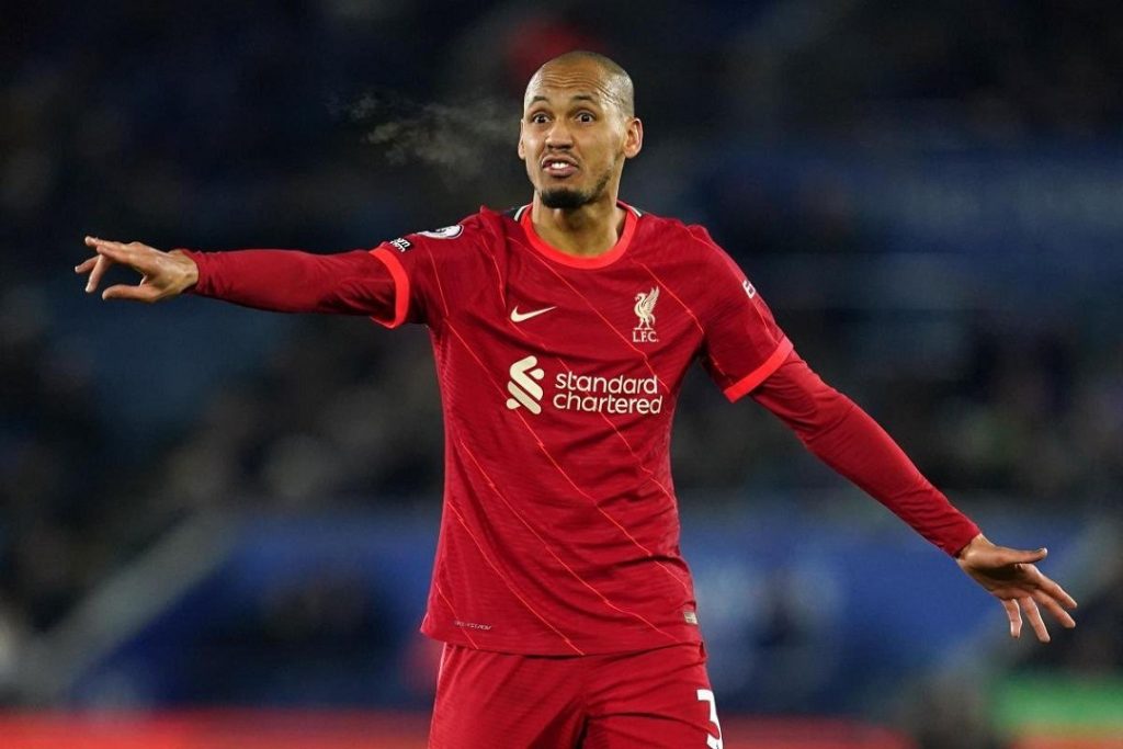 Fabinho sinaliza posicionamento do Liverpool