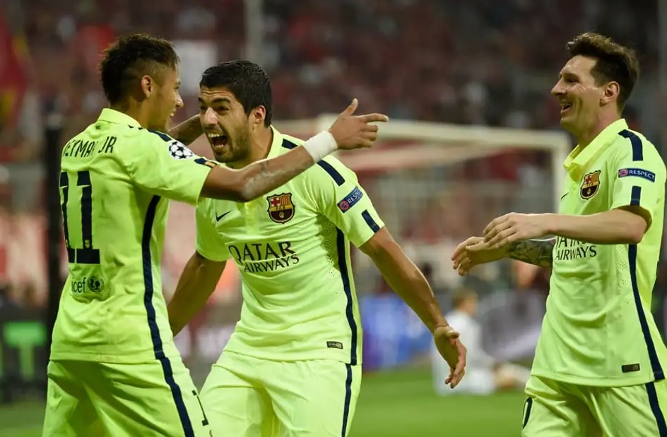 Neymar, Suárez e Messi comemoram gol do Barça
