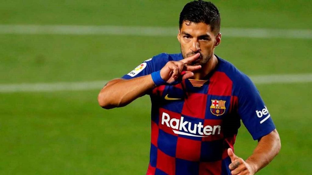 Suárez faz comemoração tradicional com a camisa do Barça